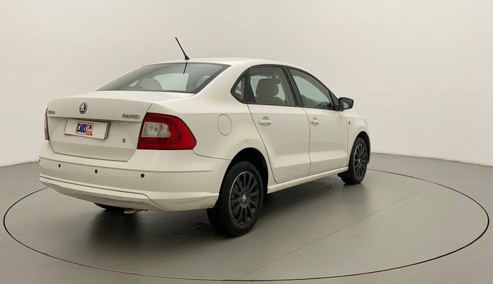 2015 Skoda Rapid ELEGANCE 1.6 MPI AT, Petrol, Automatic, 1,21,133 km, Right Back Diagonal