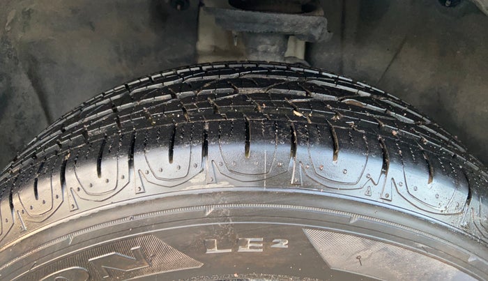 2017 Jeep Compass LIMITED 1.4 PETROL AT, Petrol, Automatic, 49,329 km, Left Front Tyre Tread