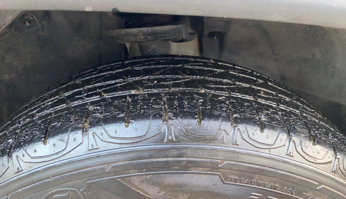 2017 Jeep Compass LIMITED 1.4 PETROL AT, Petrol, Automatic, 49,329 km, Right Front Tyre Tread