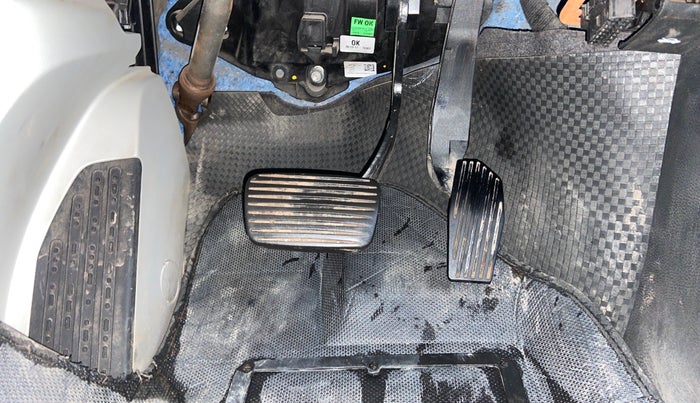 2017 Jeep Compass LIMITED 1.4 PETROL AT, Petrol, Automatic, 49,329 km, Pedals