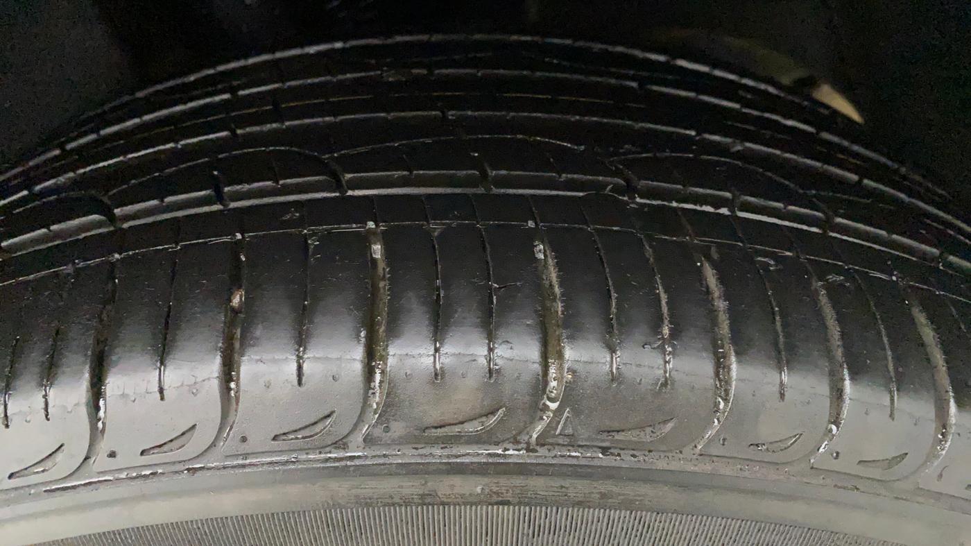 2017 Hyundai Tucson 2WD AT GL PETROL , Petrol, Automatic, 39,446 km, Left Front Tyre Tread