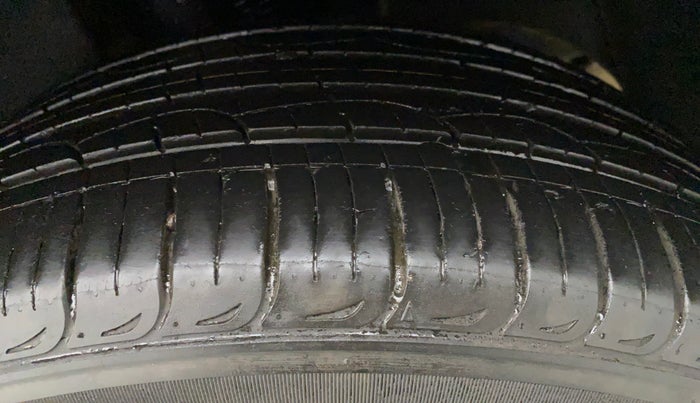2017 Hyundai Tucson 2WD AT GL PETROL , Petrol, Automatic, 39,446 km, Left Front Tyre Tread