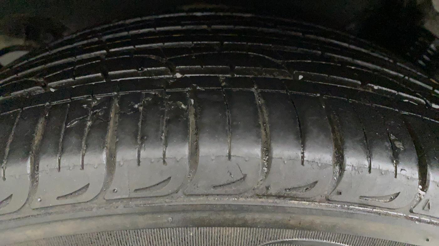 2017 Hyundai Tucson 2WD AT GL PETROL , Petrol, Automatic, 39,446 km, Right Rear Tyre Tread