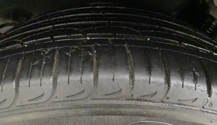 2017 Hyundai Tucson 2WD AT GL PETROL , Petrol, Automatic, 39,446 km, Right Rear Tyre Tread