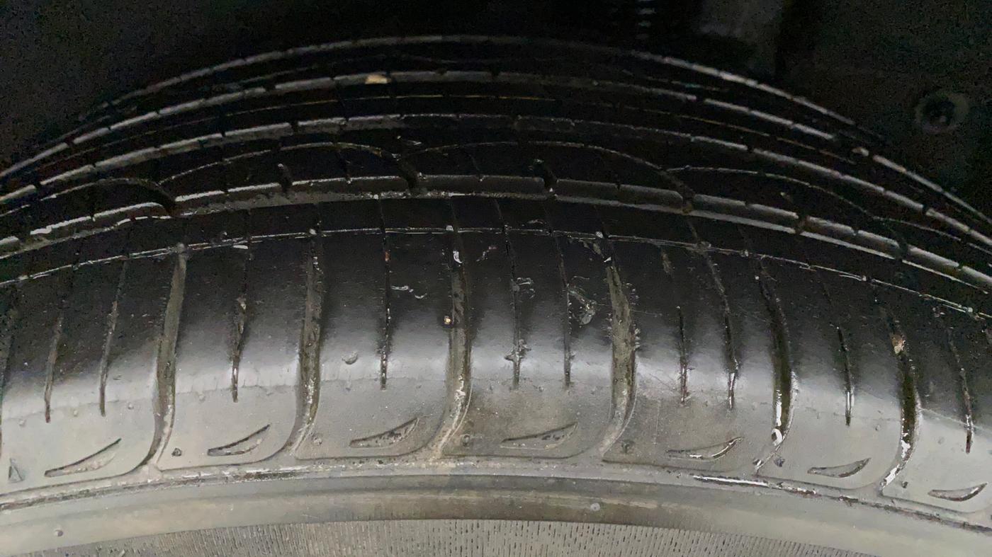 2017 Hyundai Tucson 2WD AT GL PETROL , Petrol, Automatic, 39,446 km, Right Front Tyre Tread