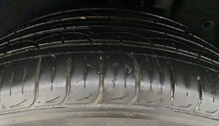 2017 Hyundai Tucson 2WD AT GL PETROL , Petrol, Automatic, 39,446 km, Right Front Tyre Tread