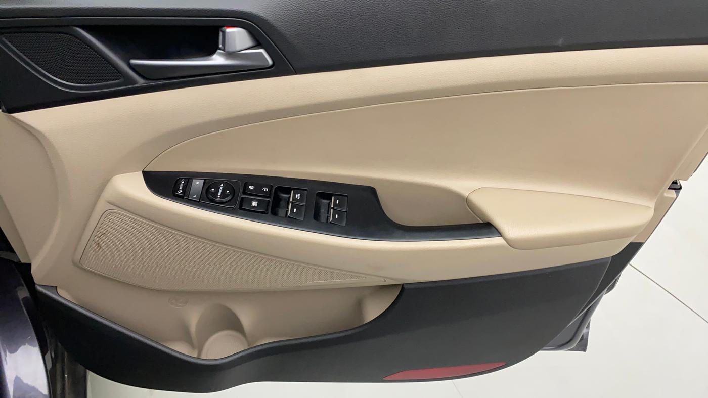 2017 Hyundai Tucson 2WD AT GL PETROL , Petrol, Automatic, 39,446 km, Driver Side Door Panels Control
