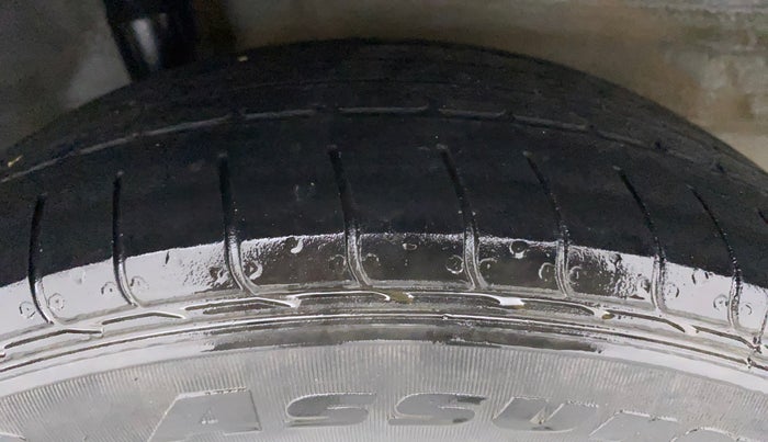 2018 Honda BR-V 1.5L I- DTEC VX, Diesel, Manual, 1,16,190 km, Right Rear Tyre Tread