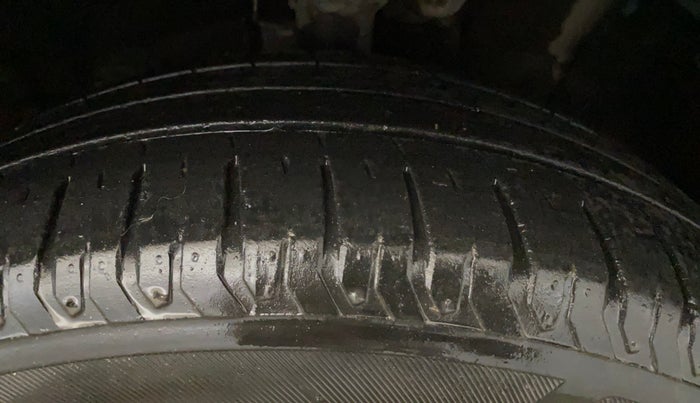 2021 Hyundai Verna SX (O) 1.5 VTVT IVT, Petrol, Automatic, 41,879 km, Right Front Tyre Tread