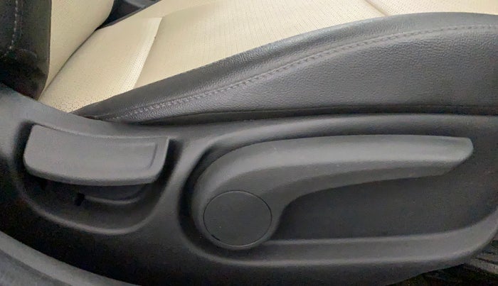 2021 Hyundai Verna SX (O) 1.5 VTVT IVT, Petrol, Automatic, 41,879 km, Driver Side Adjustment Panel
