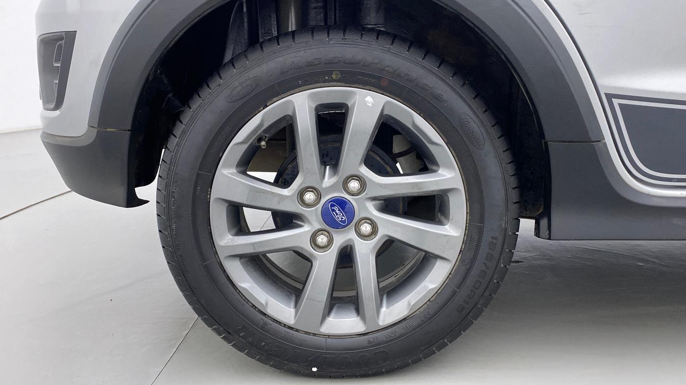 2019 Ford FREESTYLE TITANIUM + 1.2 TI-VCT, Petrol, Manual, 20,855 km, Right Rear Wheel