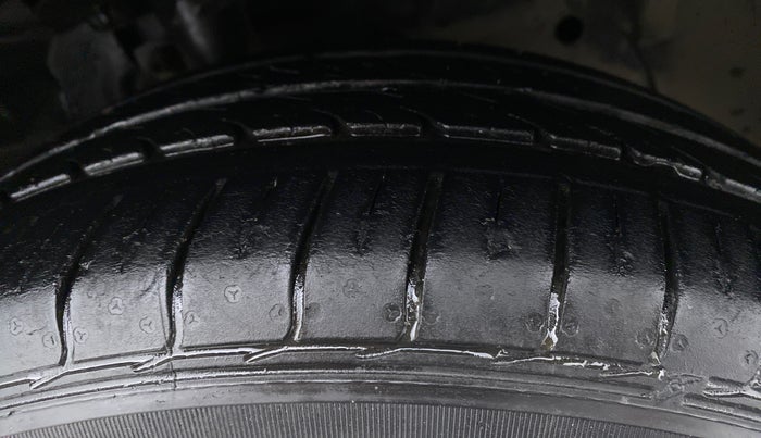 2019 Ford FREESTYLE TITANIUM + 1.2 TI-VCT, Petrol, Manual, 20,855 km, Right Front Tyre Tread