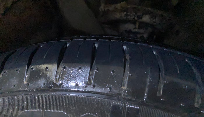 2015 Hyundai Elite i20 ASTA 1.2, Petrol, Manual, 61,959 km, Right Front Tyre Tread