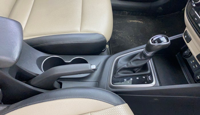 2018 Hyundai Verna 1.6 VTVT SX (O) AT, Petrol, Automatic, 30,228 km, Gear Lever