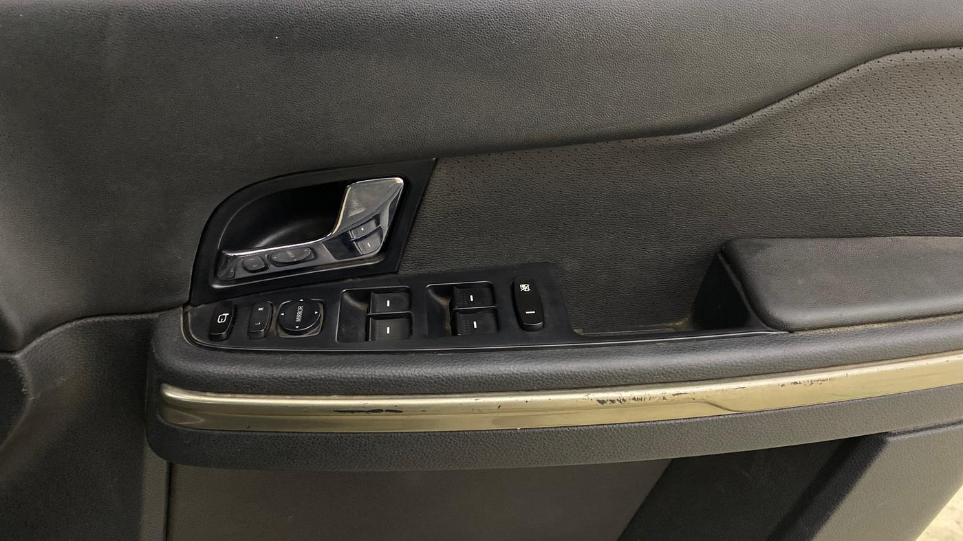 2018 Tata Hexa XTA 4X2 7 STR, Diesel, Automatic, 83,354 km, Driver Side Door Panels Control