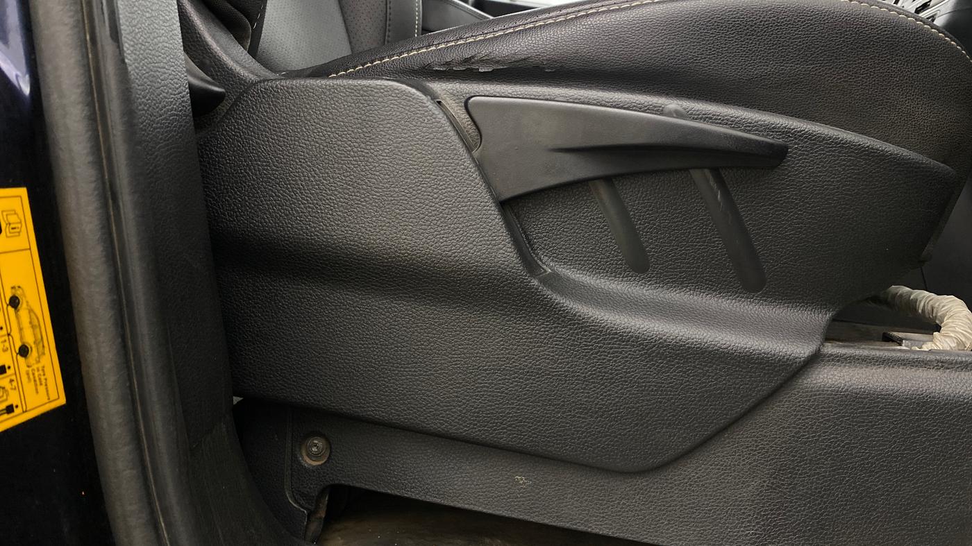 2018 Tata Hexa XTA 4X2 7 STR, Diesel, Automatic, 83,354 km, Driver Side Adjustment Panel