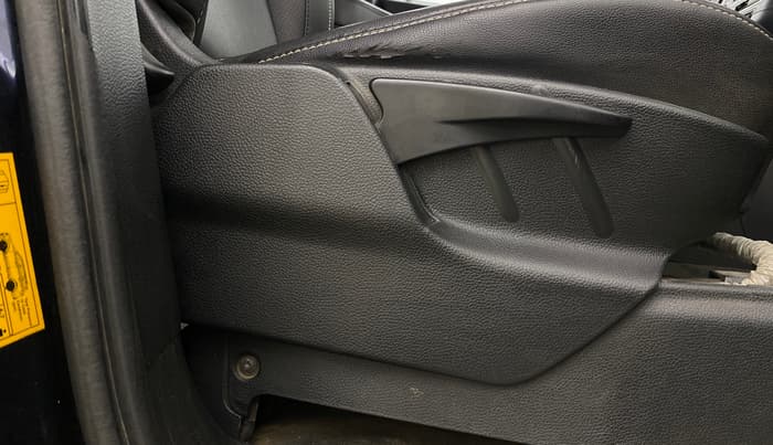 2018 Tata Hexa XTA 4X2 7 STR, Diesel, Automatic, 83,354 km, Driver Side Adjustment Panel