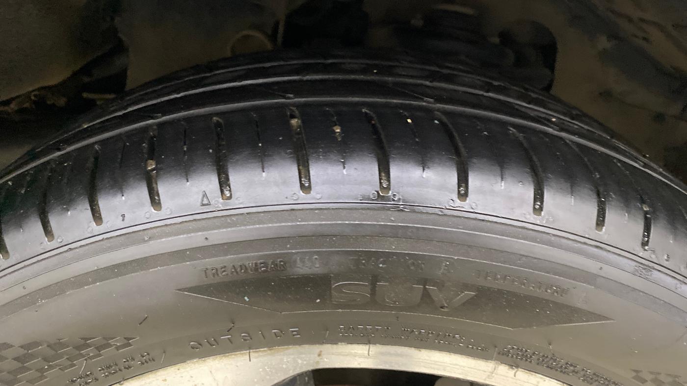 2018 Tata Hexa XTA 4X2 7 STR, Diesel, Automatic, 83,354 km, Right Front Tyre Tread