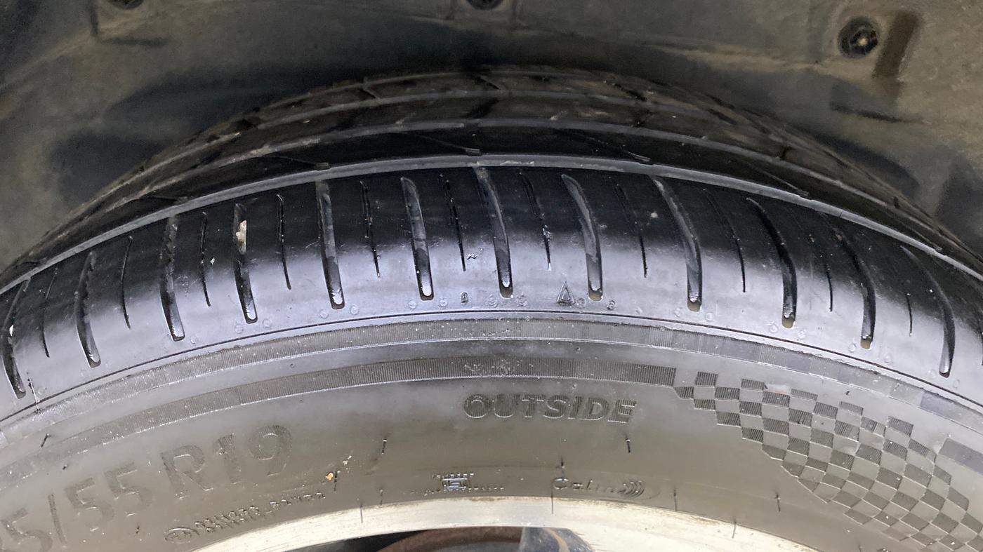 2018 Tata Hexa XTA 4X2 7 STR, Diesel, Automatic, 83,354 km, Left Rear Tyre Tread