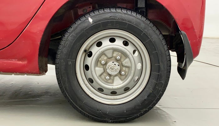 2017 Hyundai Eon ERA +, CNG, Manual, 64,279 km, Left Rear Wheel