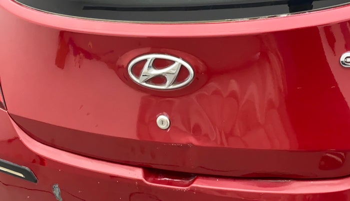 2017 Hyundai Eon ERA +, CNG, Manual, 64,279 km, Dicky (Boot door) - Slightly dented
