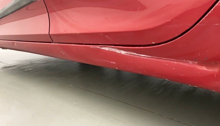 2017 Hyundai Eon ERA +, CNG, Manual, 64,279 km, Left running board - Slightly dented