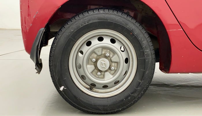 2017 Hyundai Eon ERA +, CNG, Manual, 64,279 km, Right Rear Wheel
