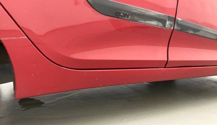 2017 Hyundai Eon ERA +, CNG, Manual, 64,279 km, Right running board - Minor scratches
