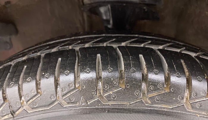 2011 Hyundai i10 MAGNA 1.2, Petrol, Manual, 67,387 km, Left Front Tyre Tread