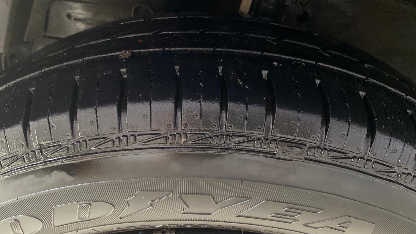 2014 Maruti Swift Dzire VXI, Petrol, Manual, 66,910 km, Left Front Tyre Tread