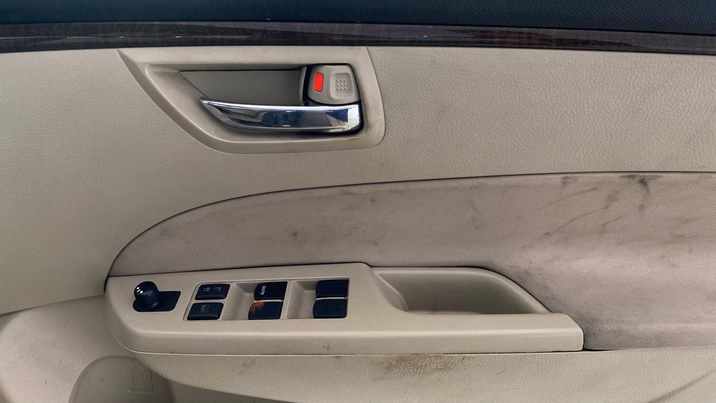 2014 Maruti Swift Dzire VXI, Petrol, Manual, 66,910 km, Driver Side Door Panels Control