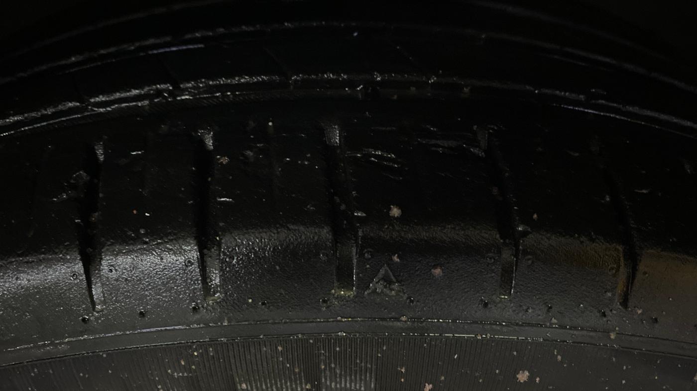 2022 Skoda SLAVIA STYLE 1.0L TSI AT, Petrol, Automatic, 91,036 km, Right Front Tyre Tread