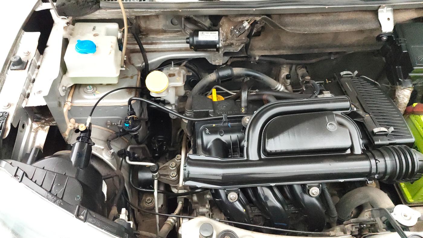 2019 Renault Kwid RXT 1.0 AMT (O), Petrol, Automatic, 55,391 km, Engine View - Right