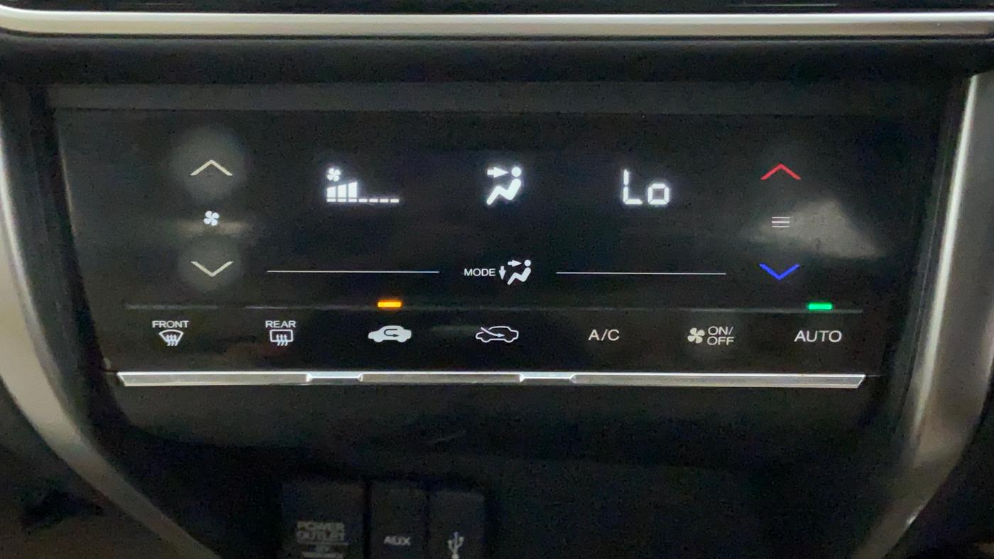 2014 Honda City V MT PETROL, CNG, Manual, 91,117 km, Automatic Climate Control