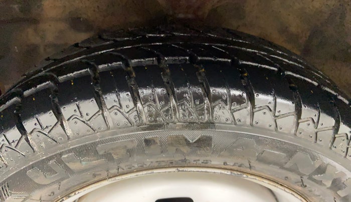2011 Hyundai Santro Xing GL PLUS, Petrol, Manual, 1,02,743 km, Left Front Tyre Tread
