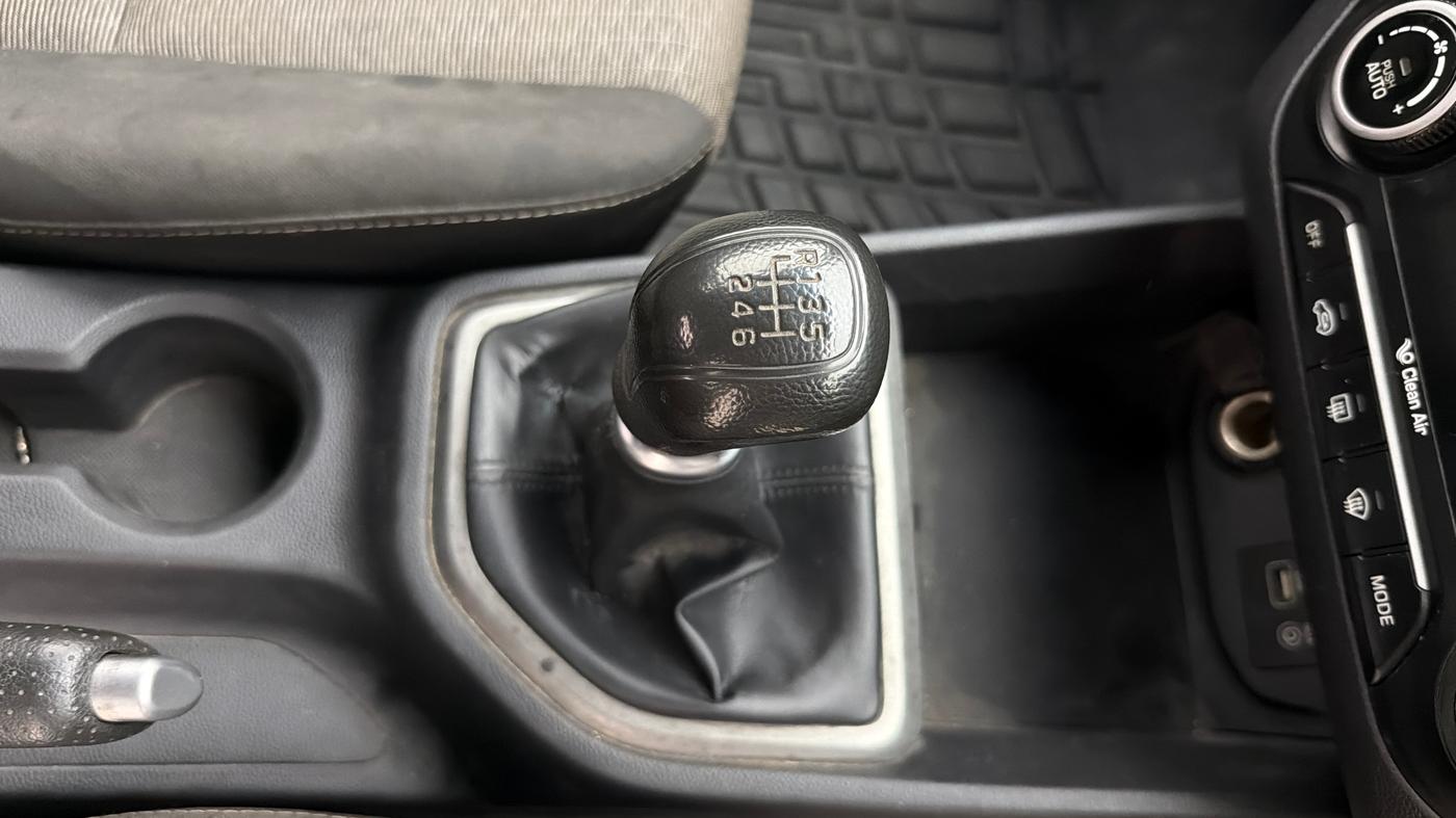 2015 Hyundai Creta SX PLUS 1.6 PETROL, Petrol, Manual, 57,171 km, Gear Lever