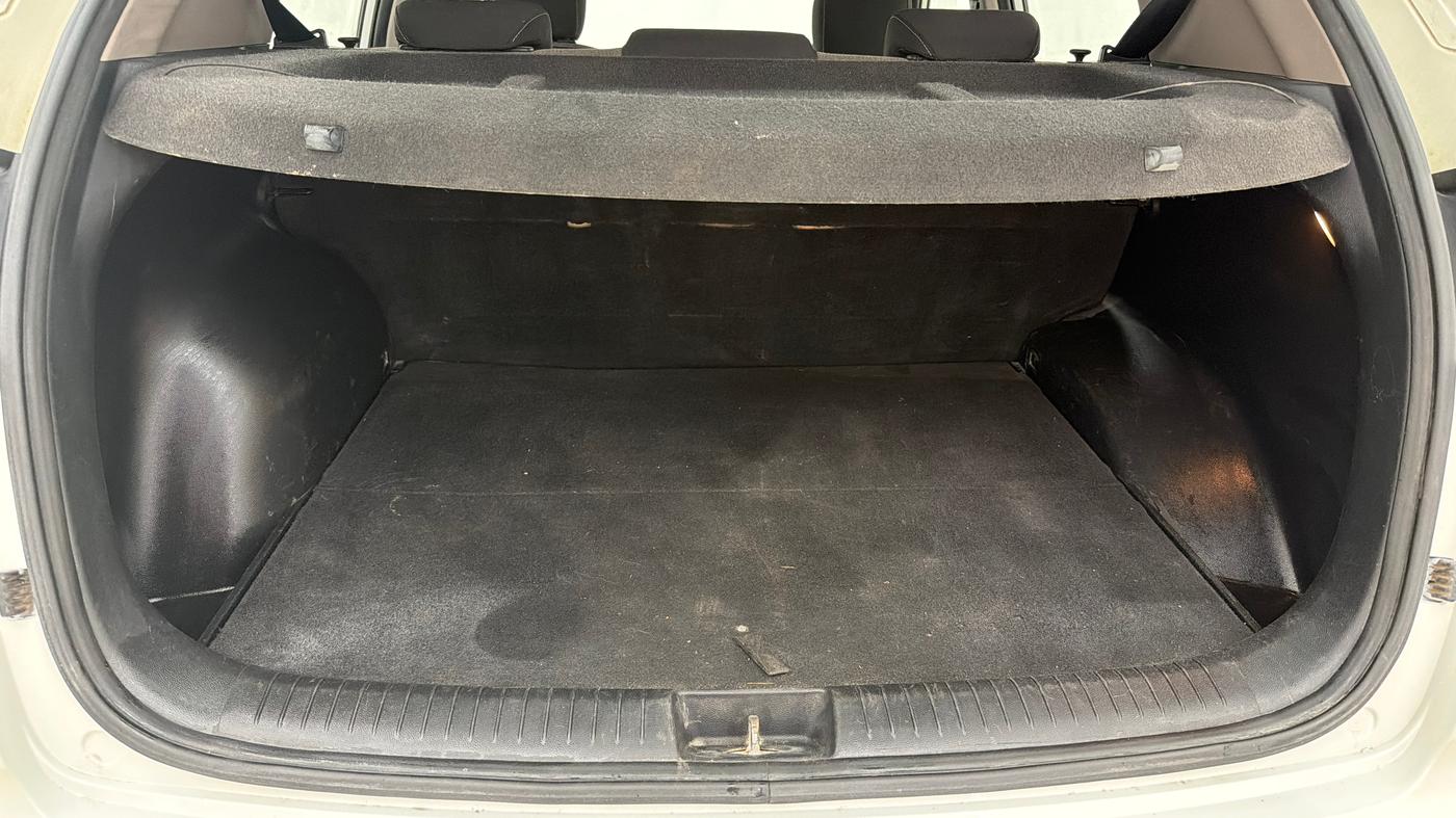 2015 Hyundai Creta SX PLUS 1.6 PETROL, Petrol, Manual, 57,171 km, Boot Inside