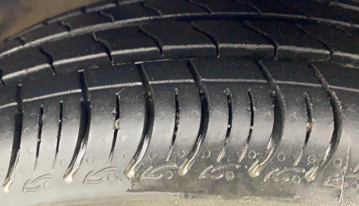 2018 Maruti Celerio VXI AMT, Petrol, Automatic, 53,513 km, Right Front Tyre Tread