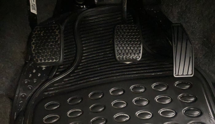 2021 Maruti Alto VXI PLUS, Petrol, Manual, 14,775 km, Pedals