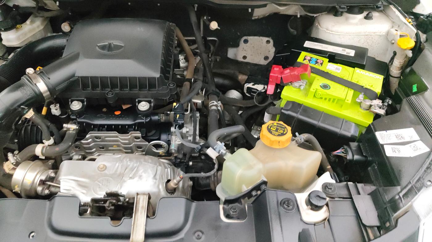 2022 Tata NEXON XZA PLUS (PREMIUM) KAZIRANGA PETROL, Petrol, Automatic, 58,444 km, Engine View - Left