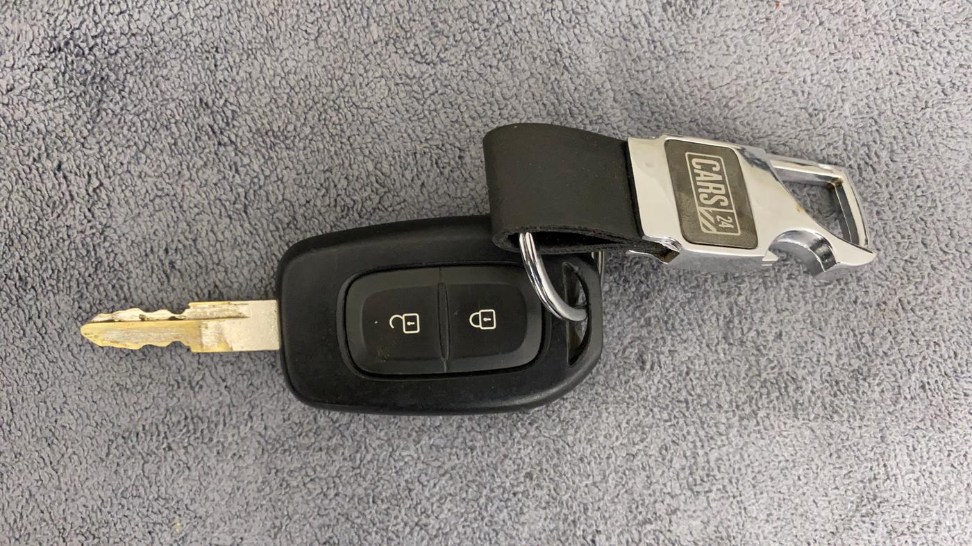 2018 Renault Kwid RXT 1.0 AMT (O), Petrol, Automatic, 33,105 km, Key Close Up