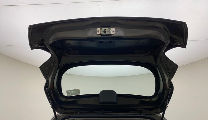 2018 Renault Kwid RXT 1.0 AMT (O), Petrol, Automatic, 33,105 km, Boot Door Open