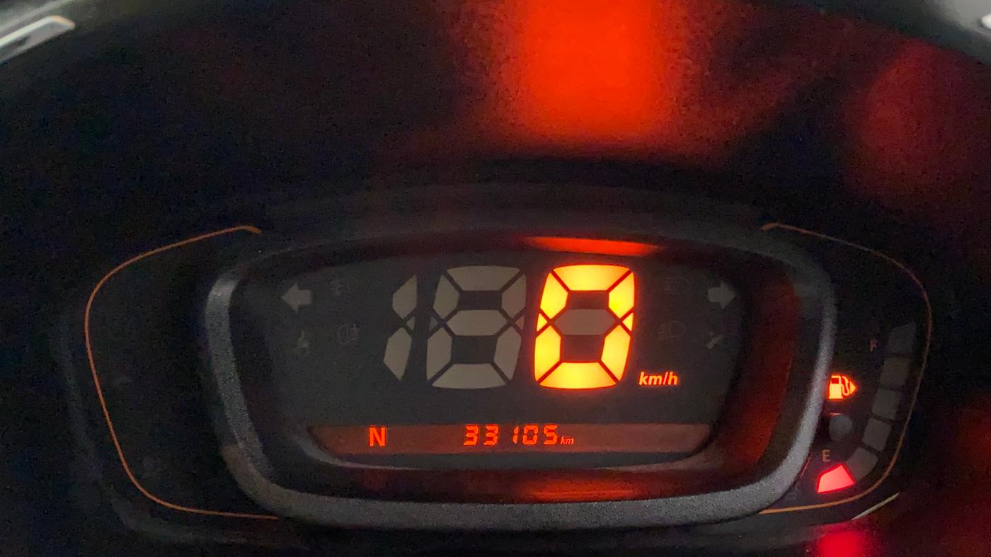 2018 Renault Kwid RXT 1.0 AMT (O), Petrol, Automatic, 33,105 km, Odometer Image