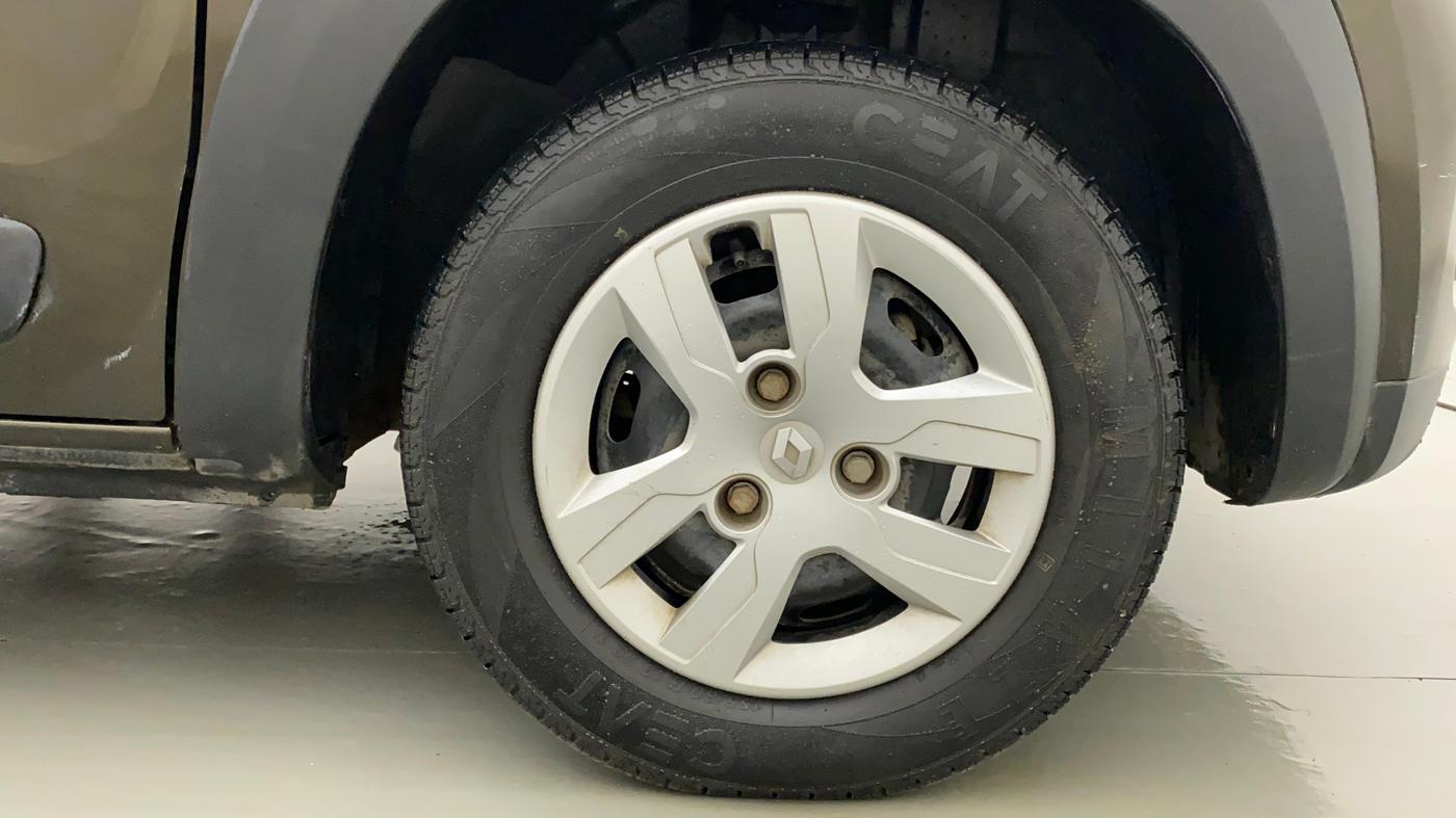 2018 Renault Kwid RXT 1.0 AMT (O), Petrol, Automatic, 33,105 km, Right Front Wheel