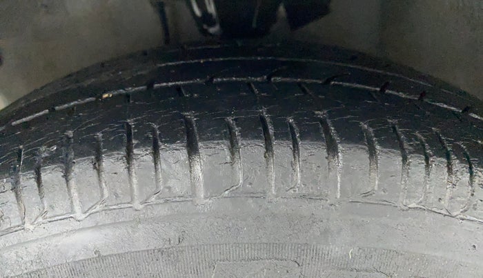 2012 Hyundai i10 MAGNA 1.2 KAPPA2, Petrol, Manual, 22,444 km, Left Front Tyre Tread