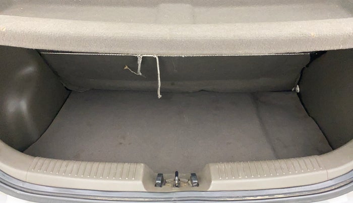 2012 Hyundai i10 MAGNA 1.2 KAPPA2, Petrol, Manual, 22,444 km, Boot Inside