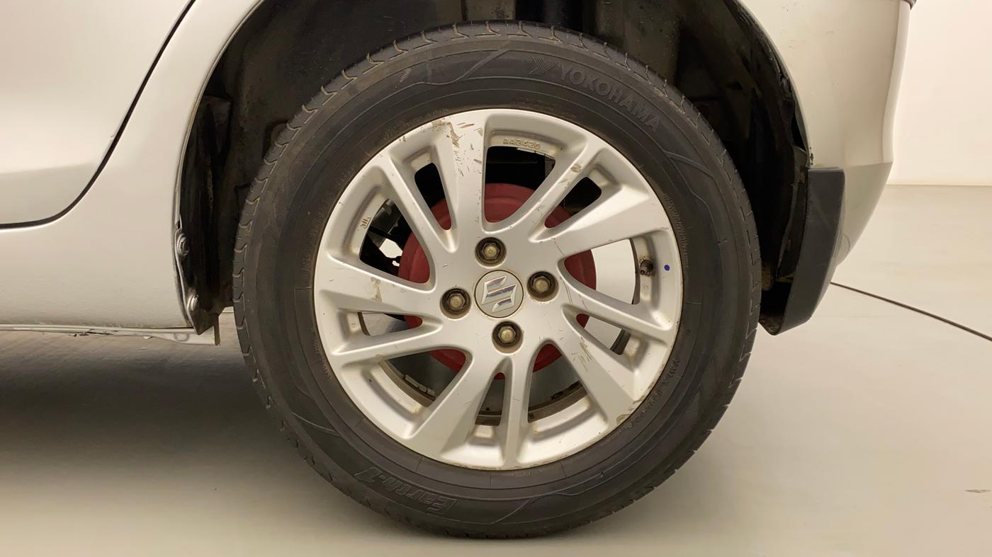 2014 Maruti Swift ZXI, Petrol, Manual, 1,38,222 km, Left Rear Wheel