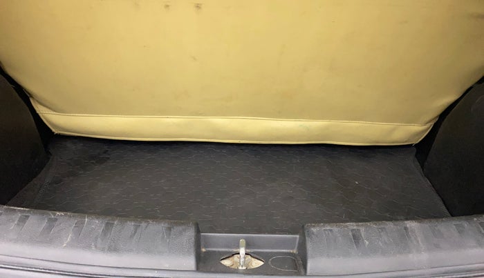 2014 Maruti Swift ZXI, Petrol, Manual, 1,38,222 km, Boot Inside