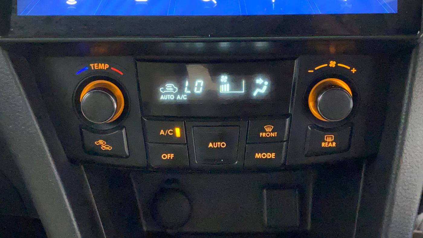 2014 Maruti Swift ZXI, Petrol, Manual, 1,38,222 km, Automatic Climate Control
