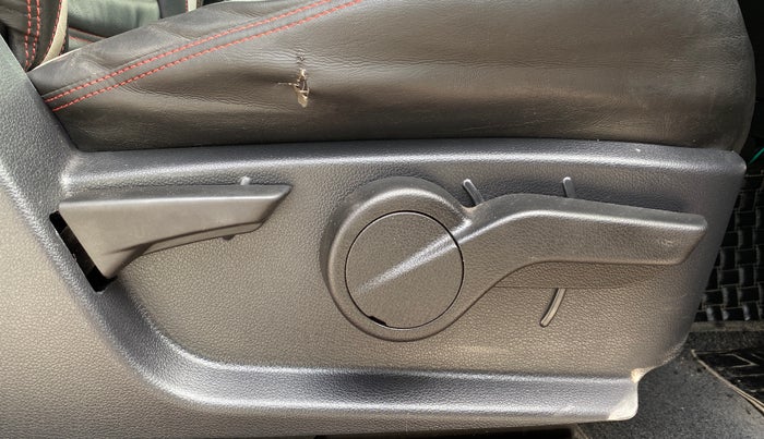 2024 Mahindra Thar LX HT PETROL 4WD MT, Petrol, Manual, 18,457 km, Driver Side Adjustment Panel